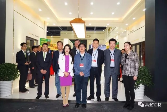 Industry event, look at Golden -- the 23rd annual aluminum doors and Windows industry annual meeting and aluminum doors and Windows curtain wall new products fair, high - deng aluminum group perfect collection officer!
